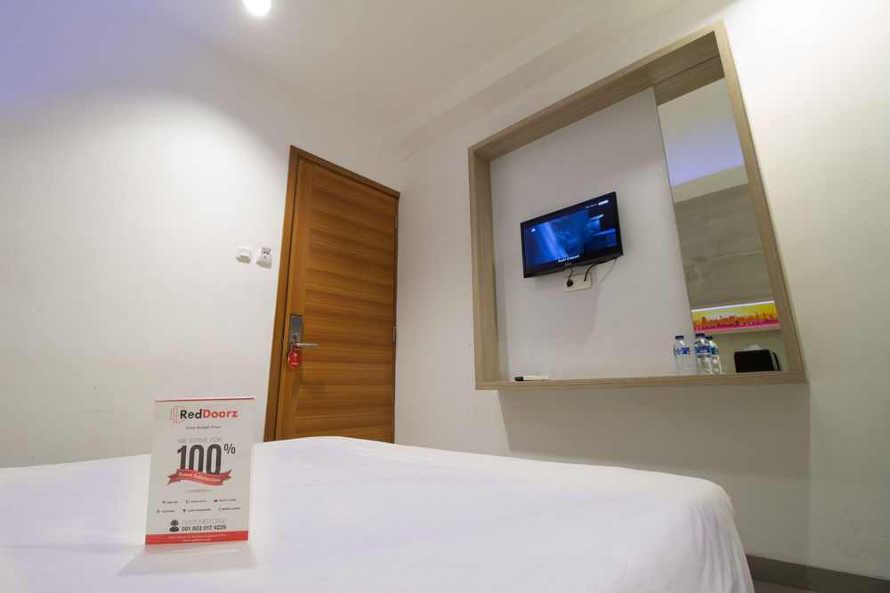 Reddoorz Plus @ Setiabudi Eight Giacarta Esterno foto