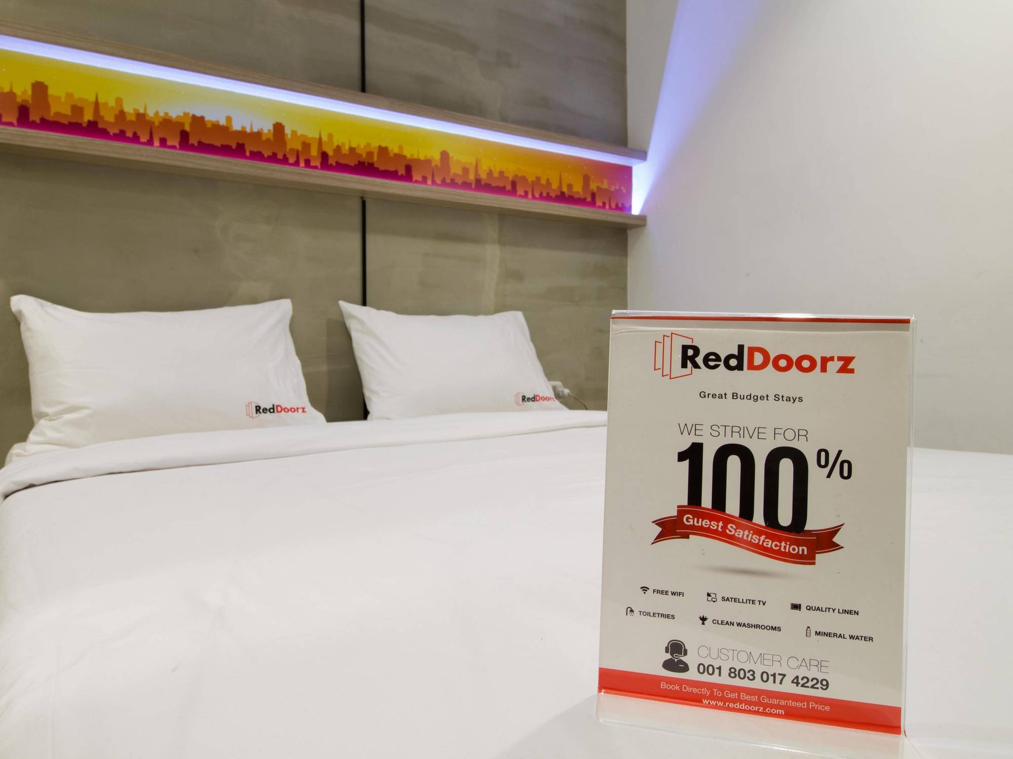 Reddoorz Plus @ Setiabudi Eight Giacarta Esterno foto